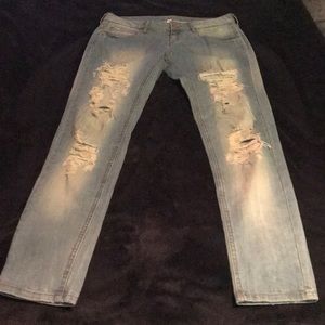 Ripped jeans 👖 made in Bangladesh 🇧🇩